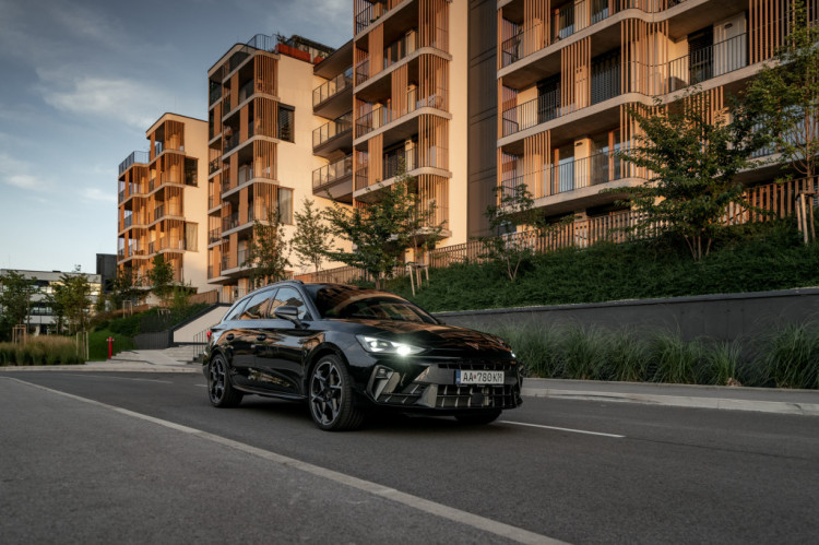 CUPRA Leon Sportstourer 1,5 eTSI DSG – Paint it black vol. 2