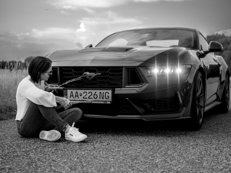 Ford Mustang Dark Horse - Night Driver